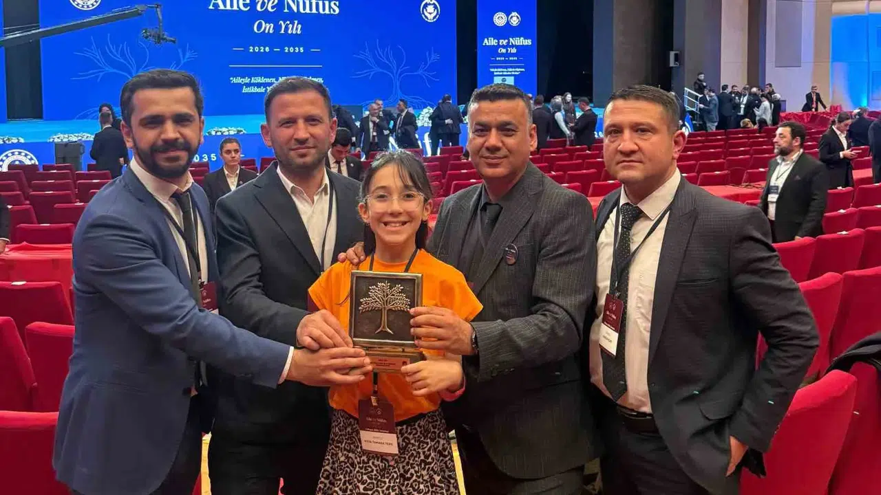 Silifke’nin gururu oldu: Kırık Saksıdaki Umut Türkiye’nin zirvesine yerleşti