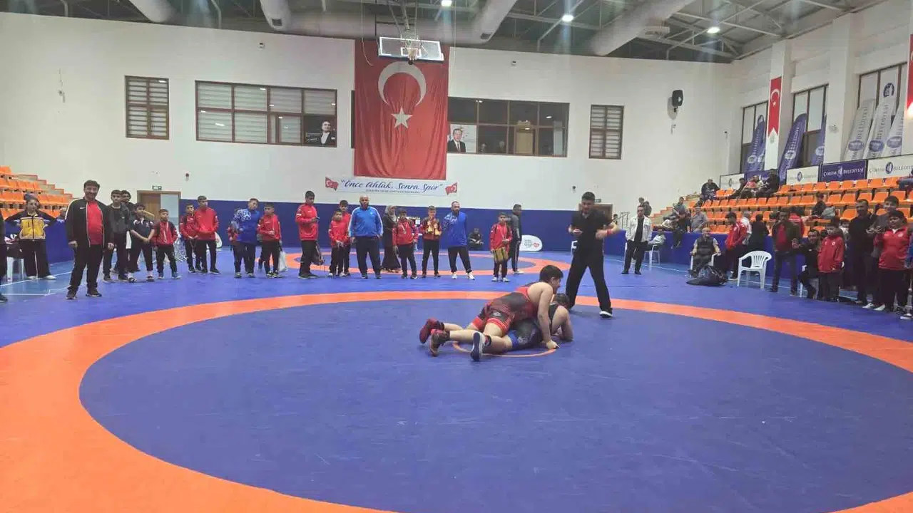 Minderin efsaneleri Çorum’da unutulmadı: Olimpiyat şampiyonlarına vefa dolu turnuva