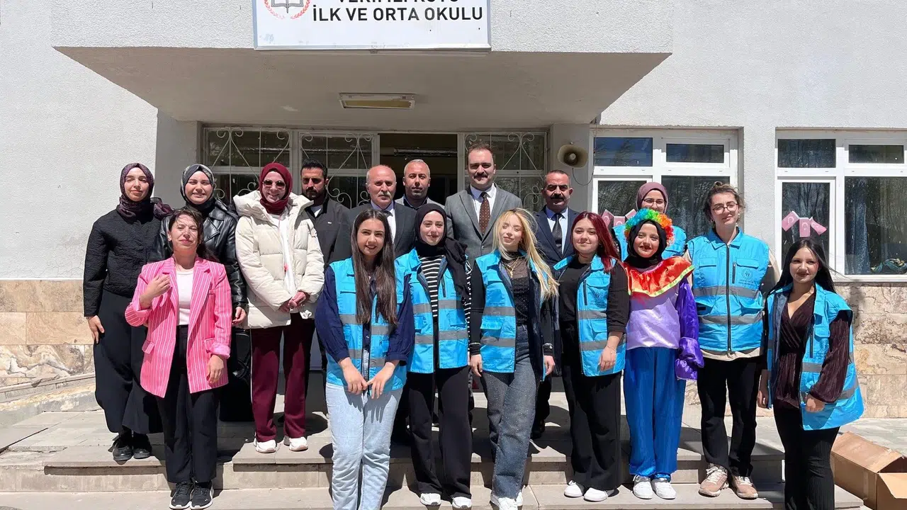 Erzincan’da gönül köprüleri kuruldu: Oyun arkadaşları miniklerin yüzünü güldürdü