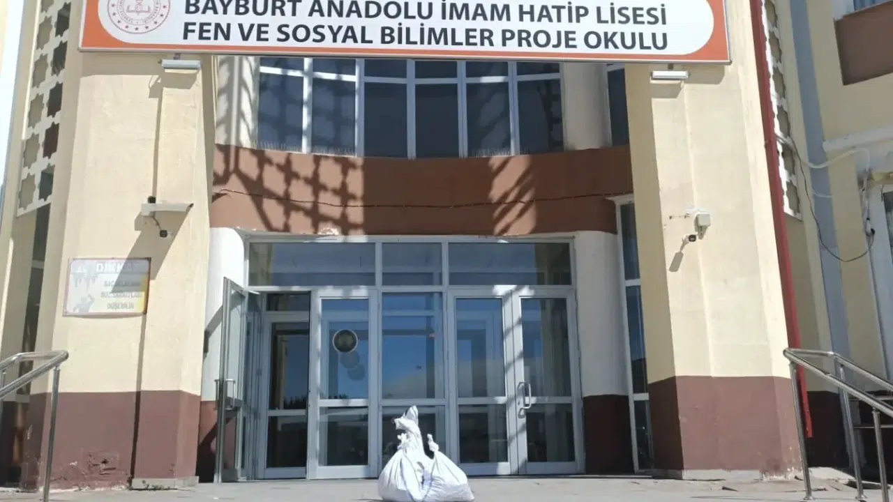 Gelecek nesillerin çevre duyarlılığı: Bayburtlu öğrenciler doğayı korumak için harekete geçti