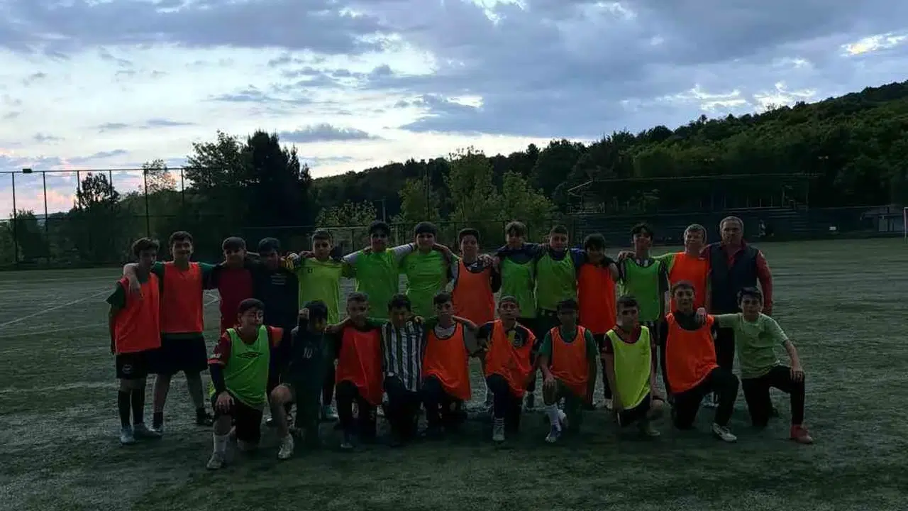Sokaklardan sahalara uzanan gelecek: Ferizlispor genç yetenekleri keşfediyor
