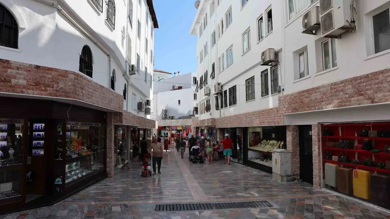 Marmaris’in kalbi yenilendi: Çarşı bölgesi yepyeni bir çehreye kavuştu