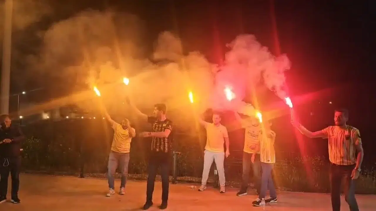 Muşspor’un final hüznünü taraftarı dağıttı: Hasköy’de geceyi aydınlatan vefa
