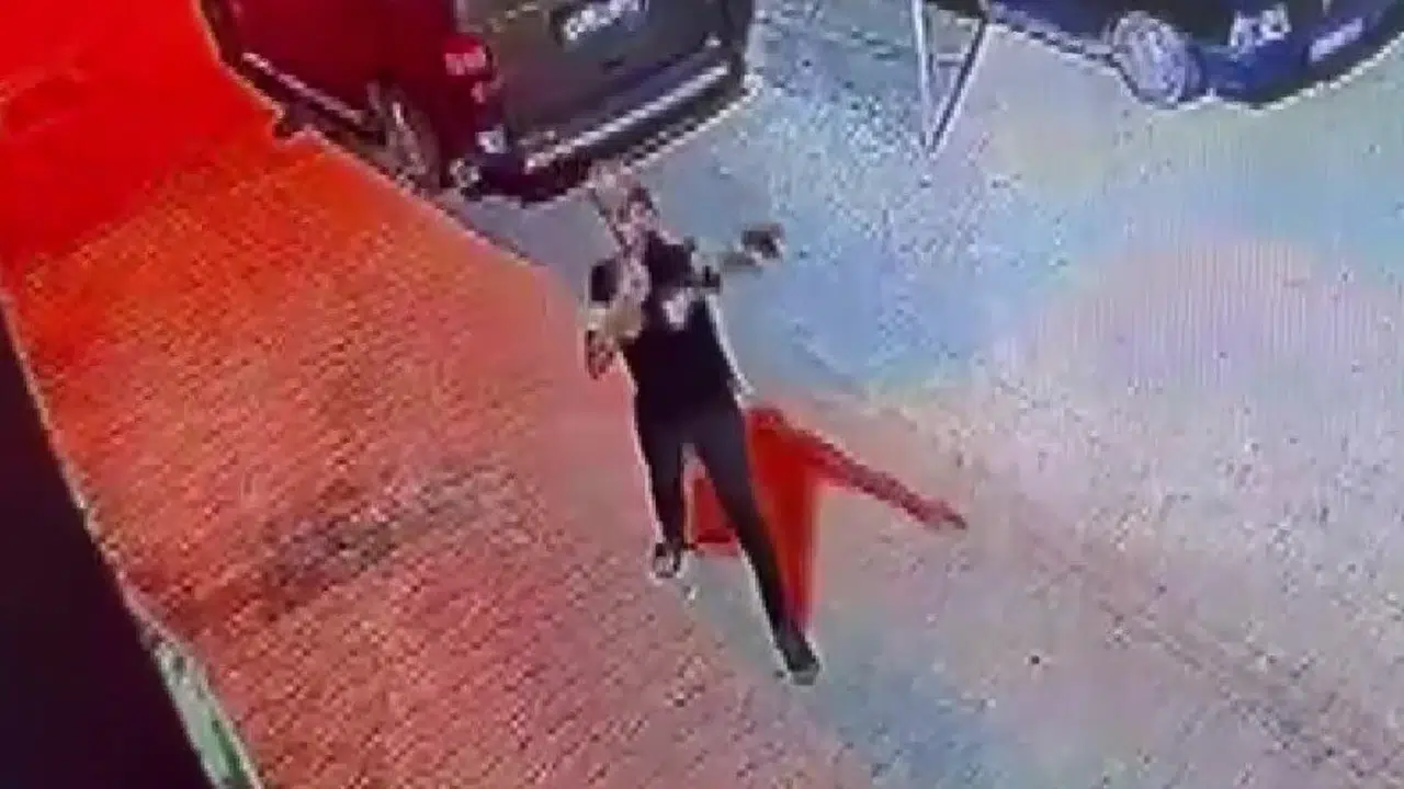 Adana'da dehşet anları: Silahı tutukluk yapınca kısa süreli şok yaşadı