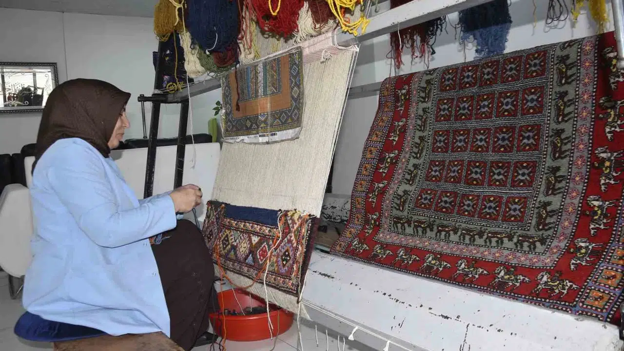 İlmek ilmek kazanca dönüştürüyorlar: Güroymaklı kadınlar geleneksel sanatı geleceğe taşıyor