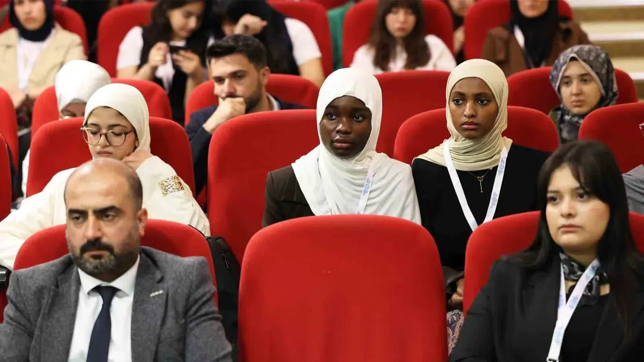 Dünya Gaziantep’te buluştu: Genç diplomatlar küresel sorunlara çözüm aradı
