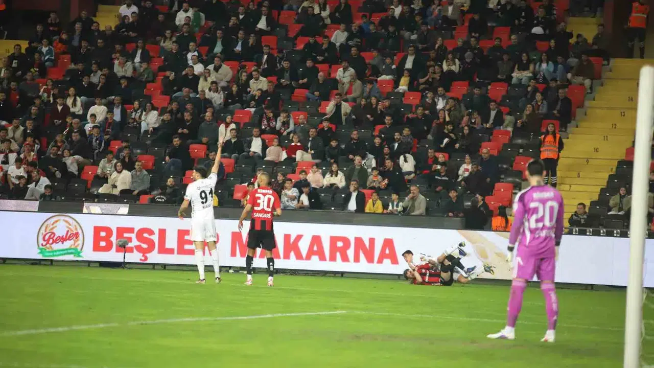 Kartal Gaziantep deplasmanında hata yapmadı: Erken goller galibiyeti getirdi