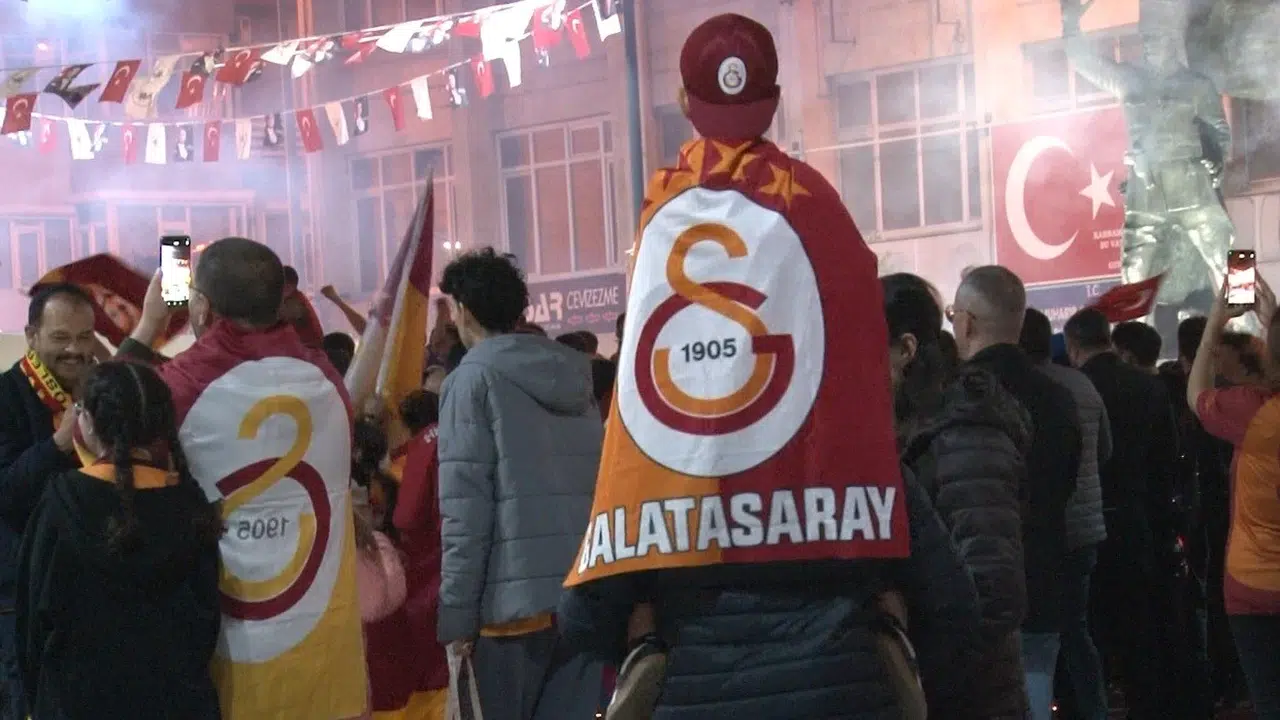 Burdur sokakları sarı-kırmızıya boyandı: Şampiyonluk coşkusu konvoylarla taçlandı