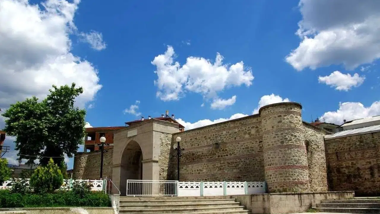 Sinop’ta tarih yeniden canlanıyor: Üç asırlık yapı kütüphaneye dönüşüyor