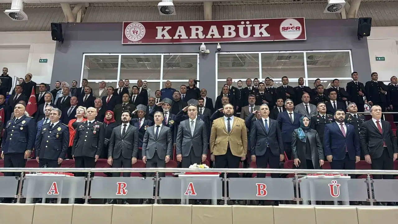 Karabük gençliği meydanlara indi: 19 Mayıs coşkusu şehri sardı