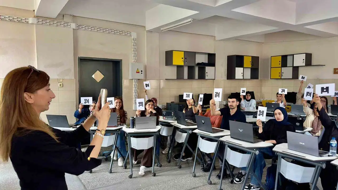 Osmaniye’de dijital dönüşüm rüzgarı: Gençler yapay zekanın şifrelerini çözdü