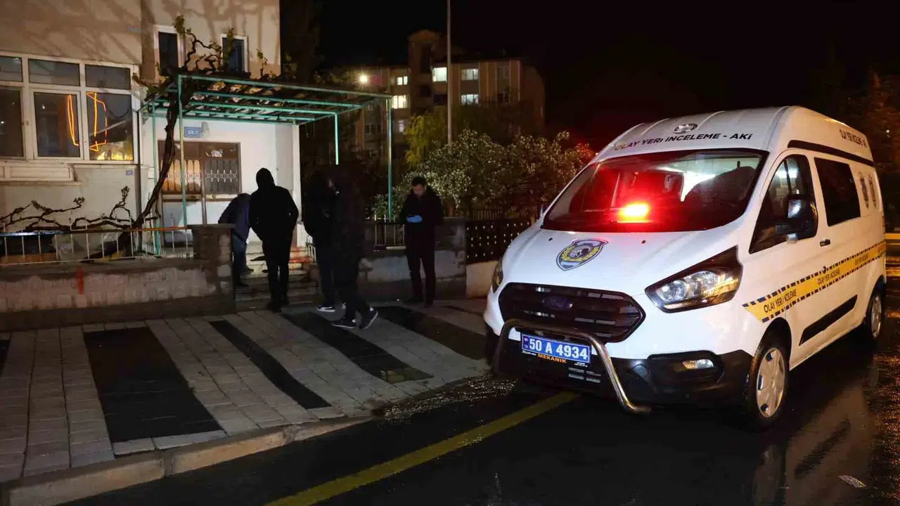Nevşehir’de dehşet anları: Bıçaklı kavgada baba ağır yaralandı, evlat kayıplara karıştı