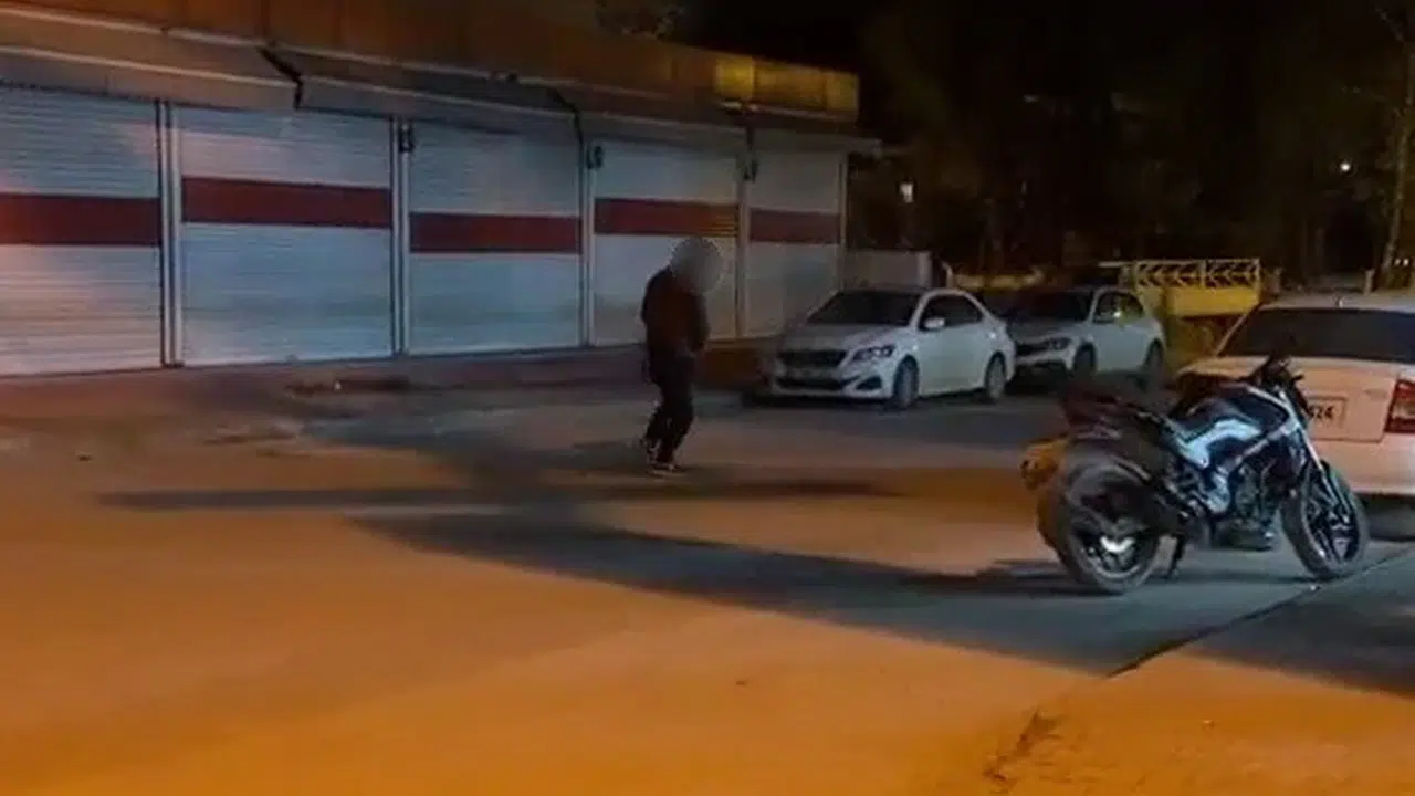 Adıyaman’da yürekleri ağza getiren anlar: Trafiğin ortasında ölümle dans etti