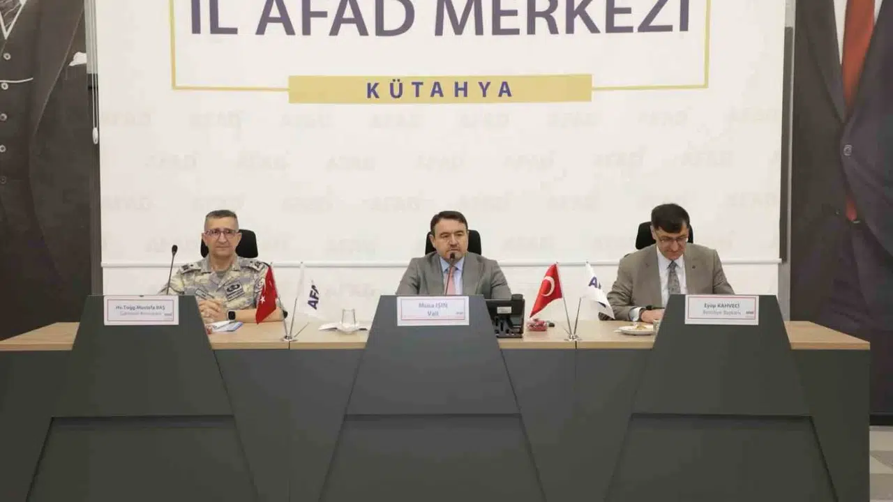 Kütahya'da olası felaketlere karşı 2026 seferberliği: Vali Işın'dan kritik uyarılar