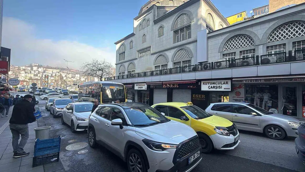 Zonguldak yollarında hareketlilik sürüyor: Araç sayısı 212 bini aştı