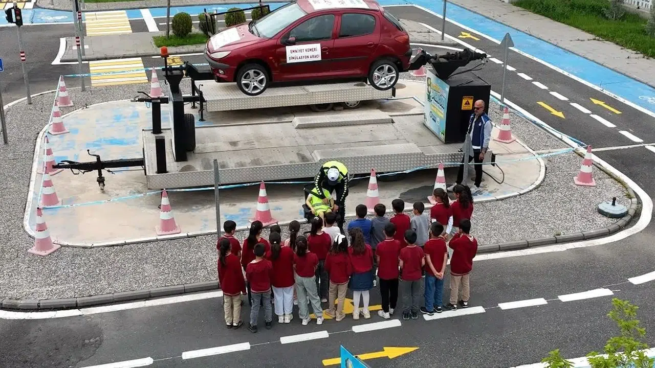 Diyarbakır’da minik dedektifler iş başında: Trafikte güvenli yarınlar için uygulamalı seferberlik