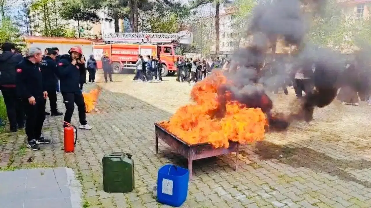 Genç'te alarm zilleri çaldı: Öğrenciler olası afetlere karşı hazırlıklı