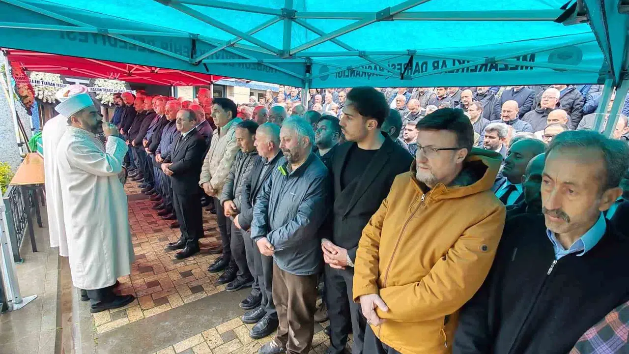 Acı gününde yalnız bırakılmadı: Habibe Yıldız dualarla uğurlandı