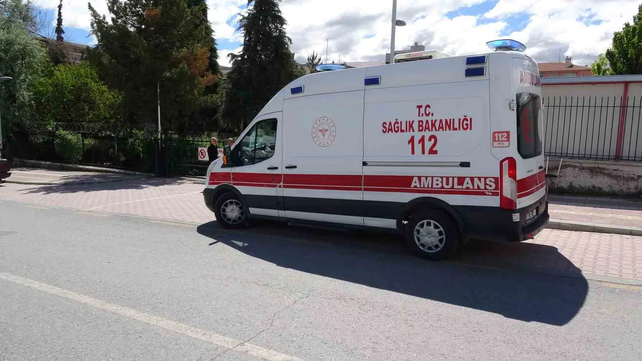 Malatya’da sabah saatlerinde acı olay: Parktaki kamelyada cansız bedeni bulundu