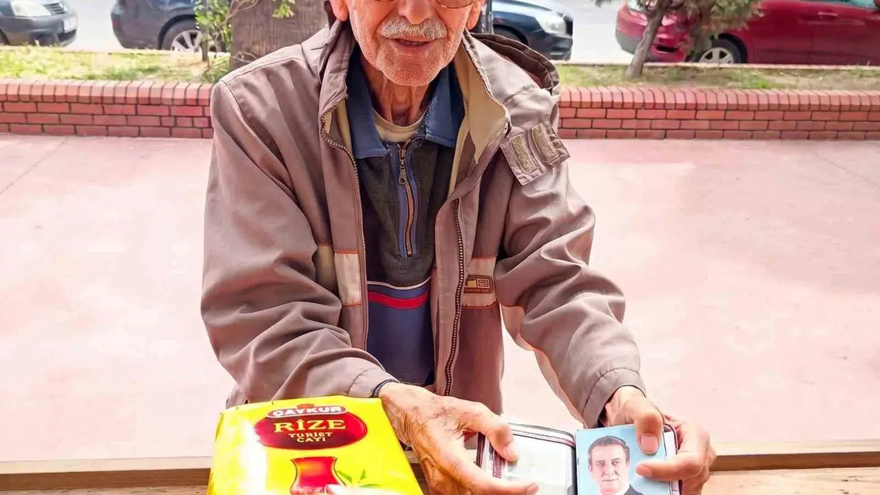 Efeler’de gönül köprüleri kuruluyor: Bir çay da Koçarlı’dan geldi