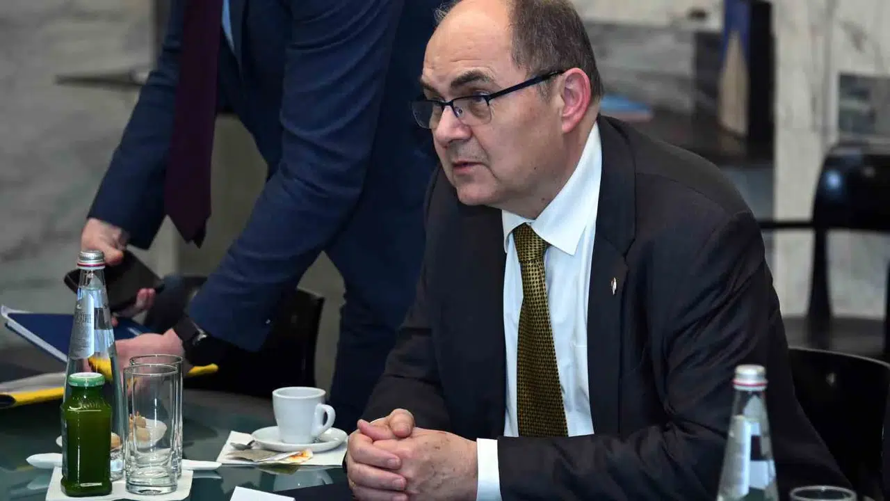 Bosna Hersek'te dengeler değişiyor: Yüksek Temsilci Schmidt görevini bırakıyor