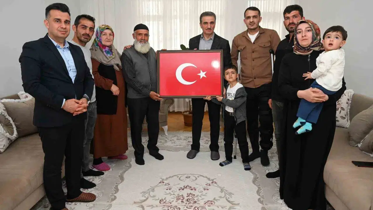 Vali Baruş’un anlamlı mesaisi: Şehit aileleri ve asırlık çınarları unutmadı