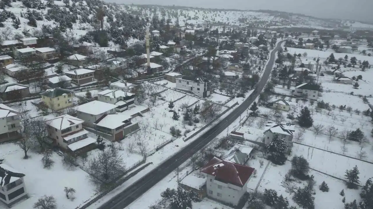 Mayıs ayında beyaz örtü sürprizi: Toroslar’da 30 yıl sonra bir ilk yaşandı