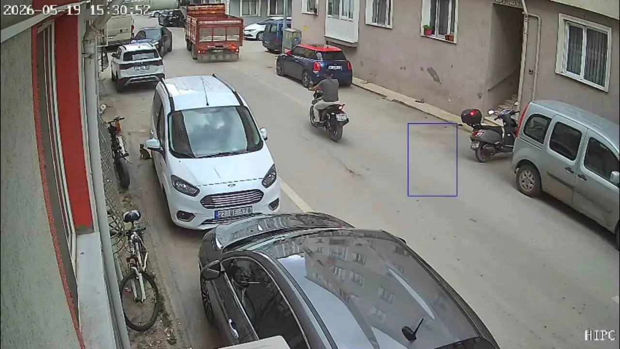 Edirne’de korku dolu anlar: Aynı noktada yarım saat arayla iki kaza birden yaşandı