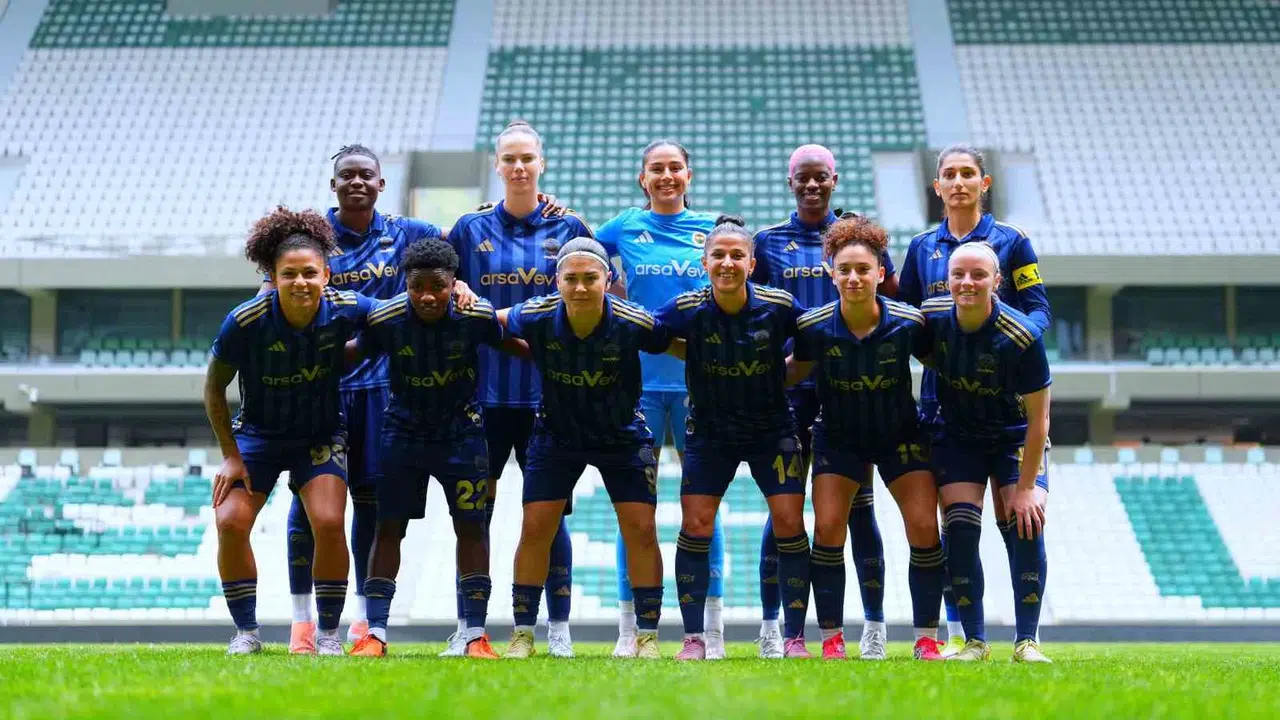 Zirveye ambargo koydular: Fenerbahçe kadın futbolunda ilk kez şampiyon