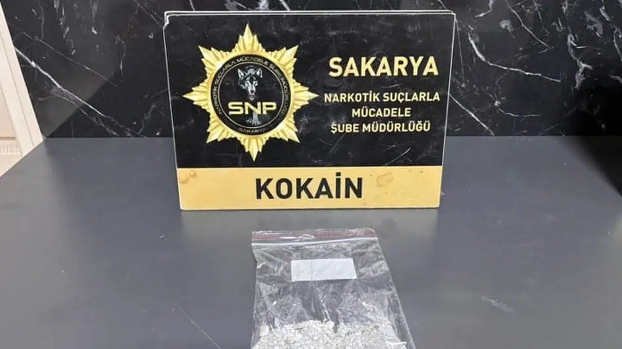 İstanbul’dan Sinop’a uzanan zehir rotasına Sakarya’da narkotik darbesi: Genç sürücü cezaevine gönderildi