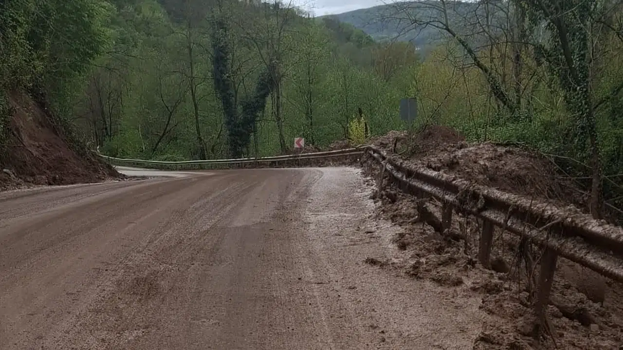 Ordu’da kabus dolu saatler sona erdi: Heyelanla kapanan ana arter yeniden trafiğe açıldı