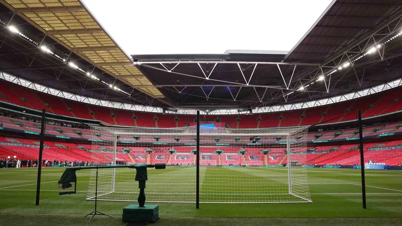 İngiltere Championship'te büyük skandal: Southampton'a şok ceza, Hull City'nin yolu açıldı