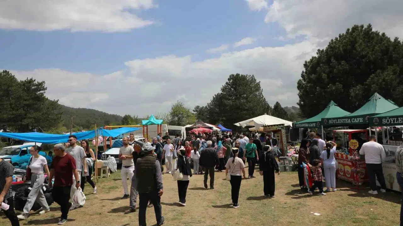 Kütahya’da bahar şöleni: 25 bin kişi Tahtalı Göleti’nde buluştu