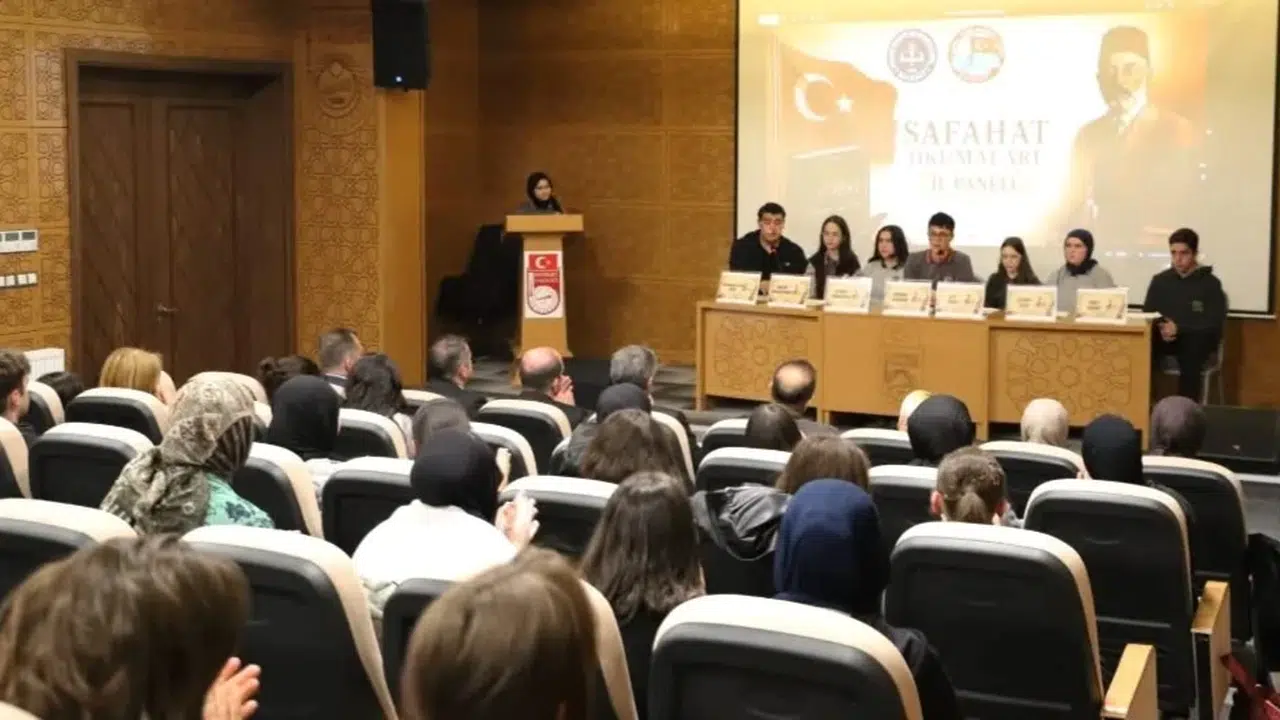 Genç kalemler Mehmet Akif’in izinde: Safahat’ı kendi pencerelerinden anlattılar