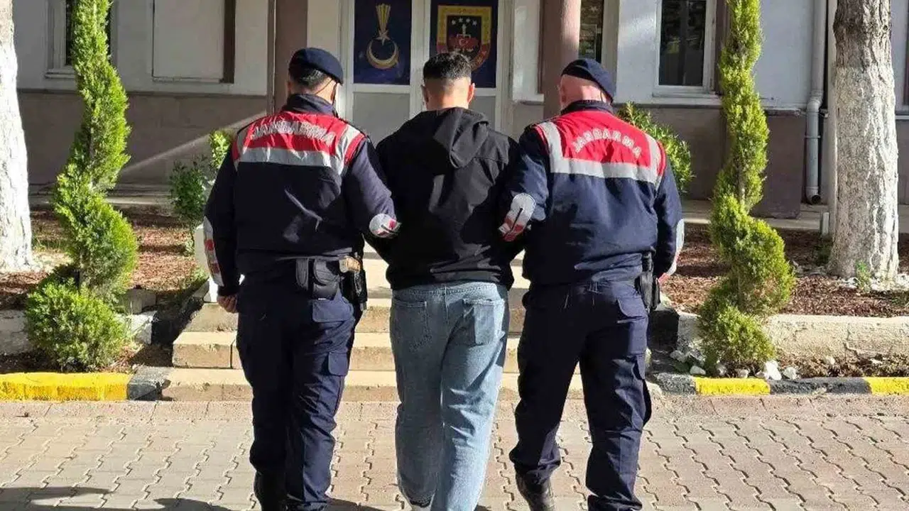 Kırıkkale’de jandarmadan kaçamadı: Hırsızlık hükümlüsü parmaklıklar ardında