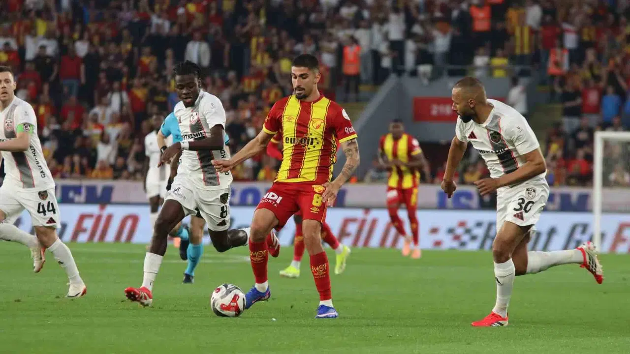 Göztepe evinde erken gelen golle avantajı kaptı: Gaziantep FK karşısında ilk yarı üstünlüğü