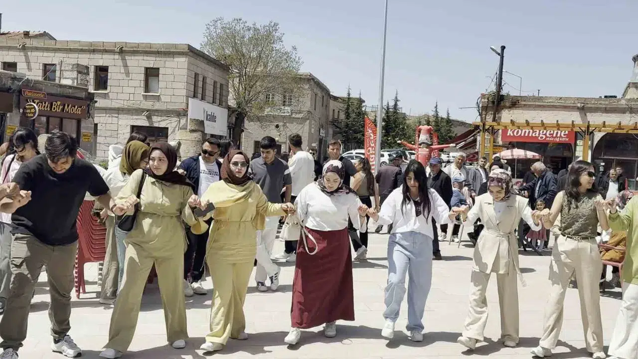 Güzelyurt'ta bahar coşkusu: Hıdırellez kutlamaları renkli görüntülere sahne oldu