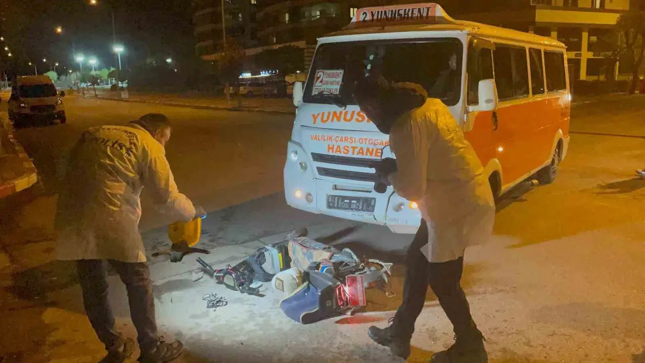 Karaman'da acı son: Kavşaktaki çarpışma güvenlik kamerasına böyle yansıdı