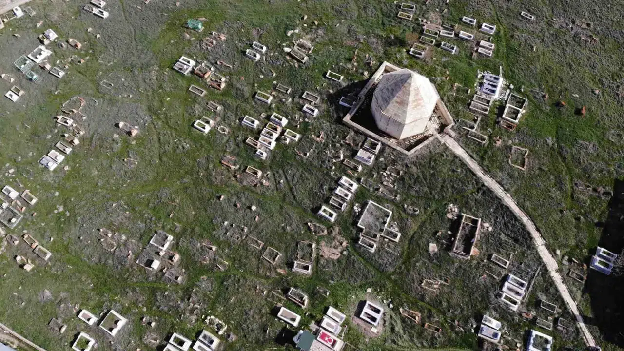 Akkoyunlu mirasının sessiz tanığı: Bayburt’taki tarihi mezarlıkta kayıp izler