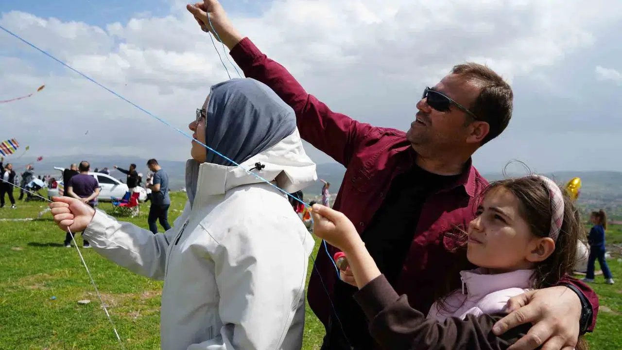Kırıkkale’de gökyüzü şenlendi: Yağmura rağmen keyifli anlar