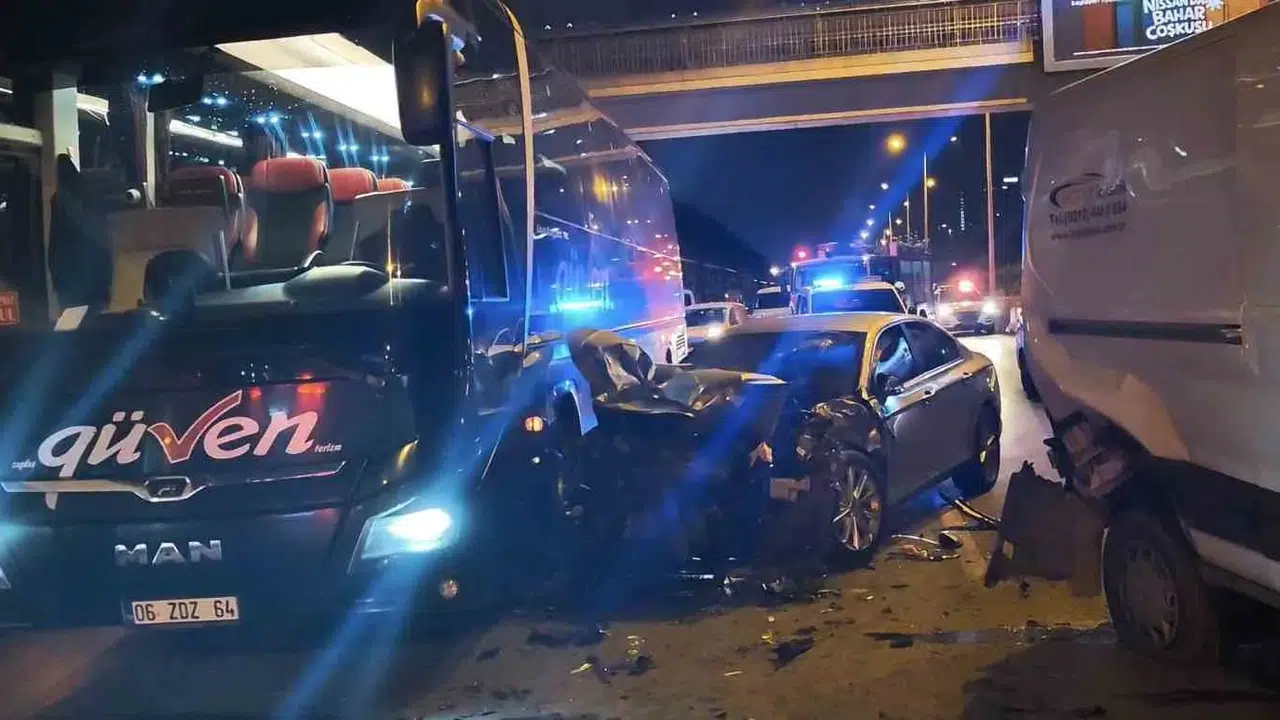 Ataşehir’de alkollü sürücü dehşeti: D-100 trafiğini birbirine kattı