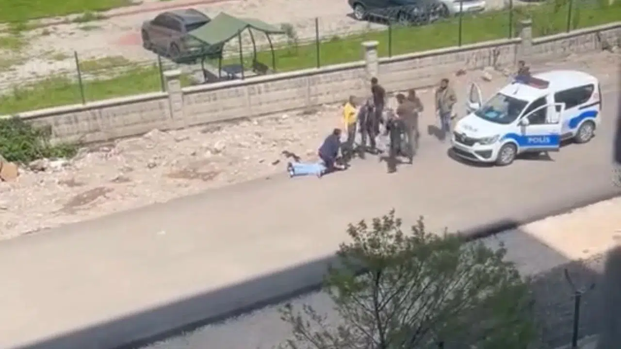 Okul çıkış saatinde dehşet anları: Pompalı tüfekle dehşet saçan saldırgan yakalandı