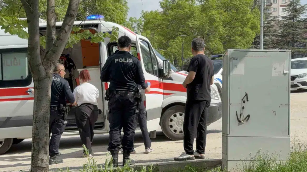 Parkta dehşet anları: Erkek arkadaş tartışması kanlı bitti