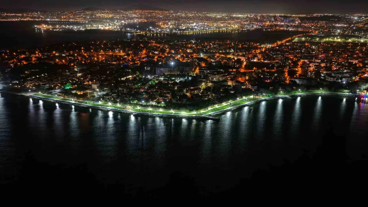 Tuzla’da geceyi gündüze çeviren dönüşüm: Yeşil Kıyı Parkı artık daha güvenli