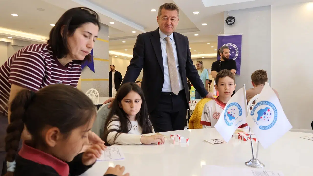 Hamleler hesaplandı, stratejiler kuruldu: Bilecik’in genç beyinleri şampiyonluk için ter döktü