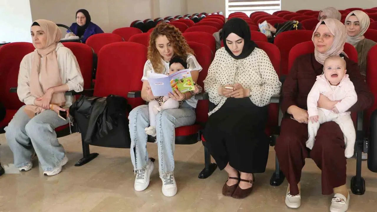 Anne olmanın en hassas dönemi uzmanlarla masaya yatırıldı: Yalnız değilsiniz mesajı verdiler