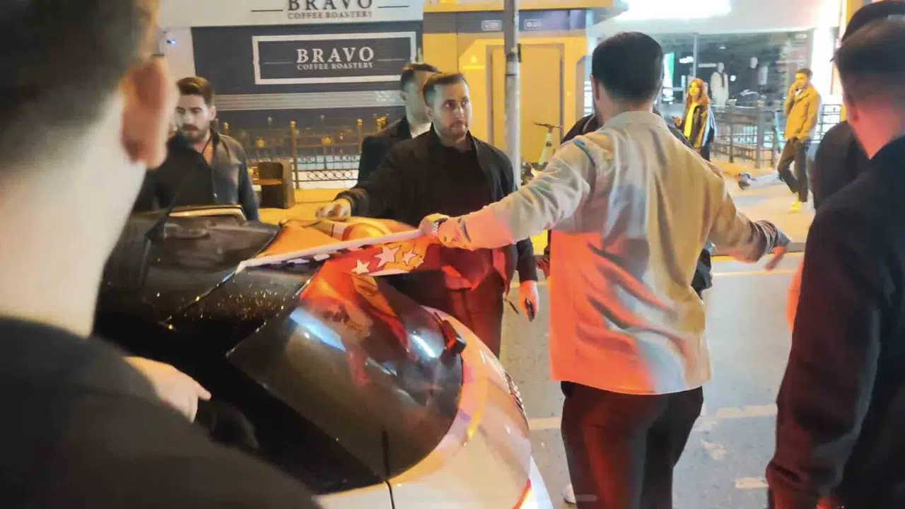 Bağdat Caddesi’nde şampiyonluk gerilimi: Ekipler anında müdahale etti