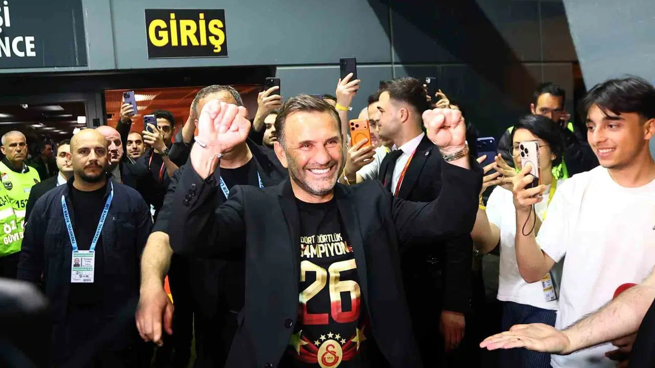 Okan Buruk'tan tarihi mesaj: Dört sene yetmez, sırada o rekor var