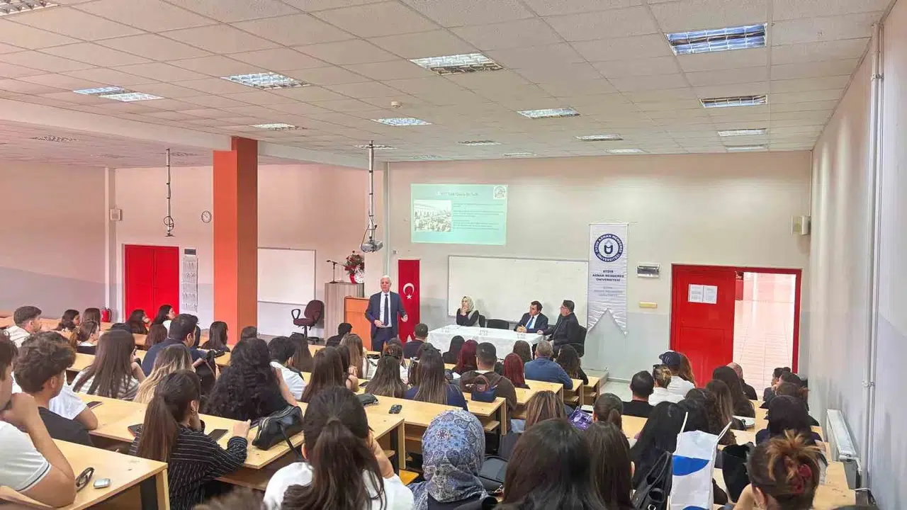 Geleceğin dış ticaret uzmanları Nazilli’de sektörün dev isimleriyle buluştu