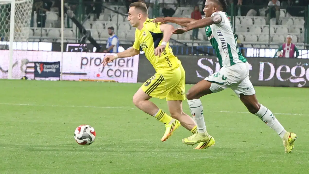 Konya'da Fred sahneye çıktı: Fenerbahçe soyunma odasına avantajlı girdi